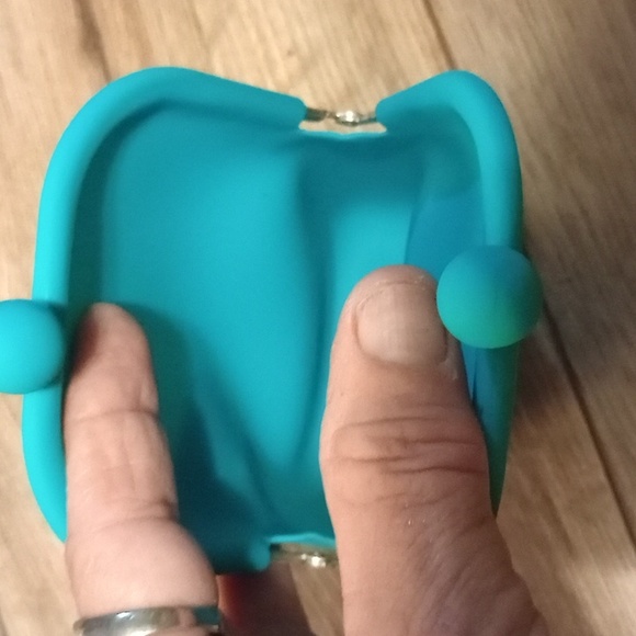 Waterproof case - Picture 6 of 9